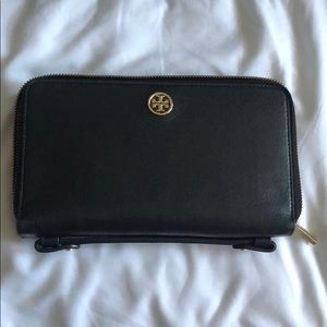 Tory Burch Passport Double Zip Wallet